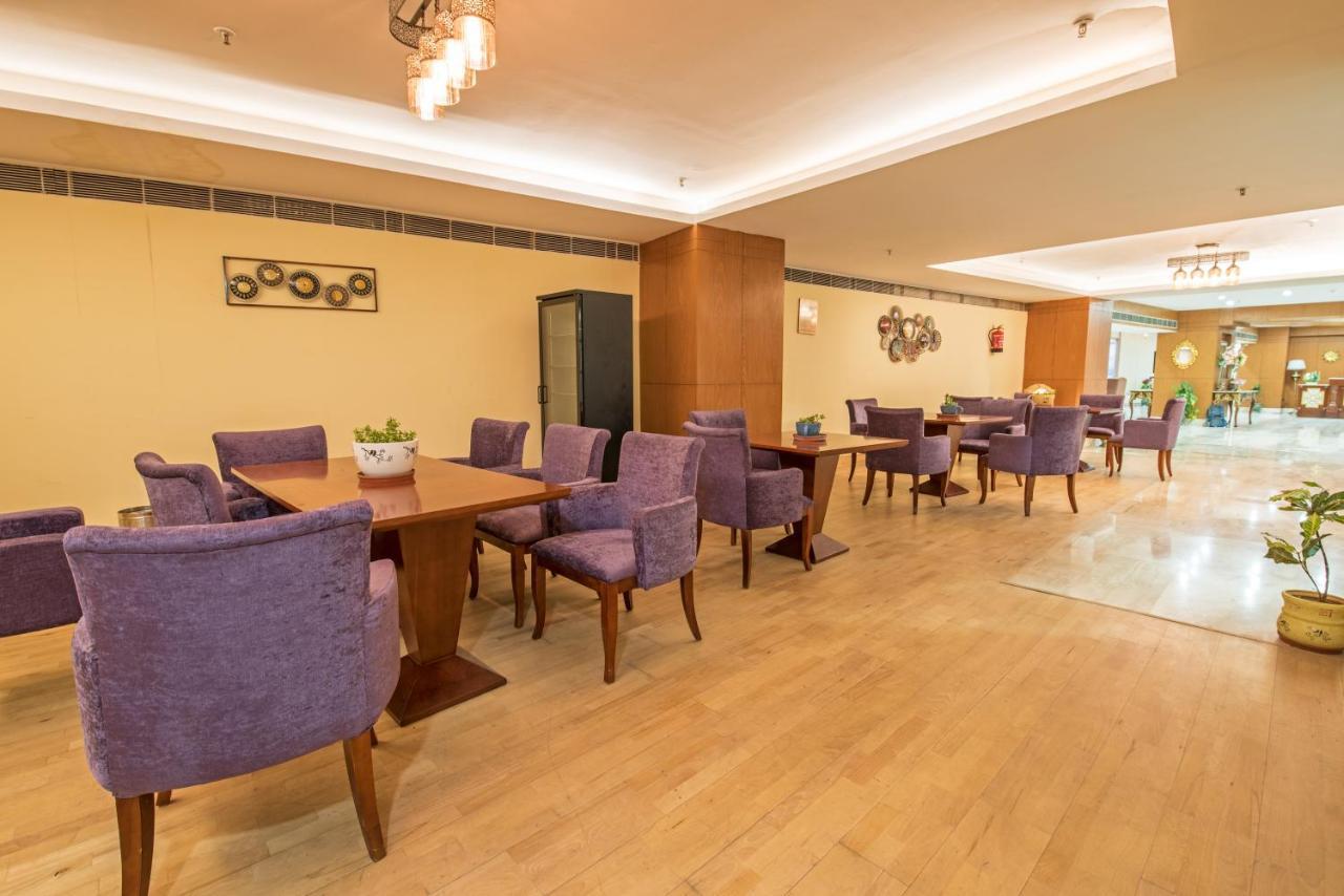 Hotel Celebration Gardens New Delhi Exterior photo